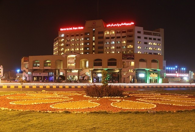 نمای ظاهری هتل پارس 