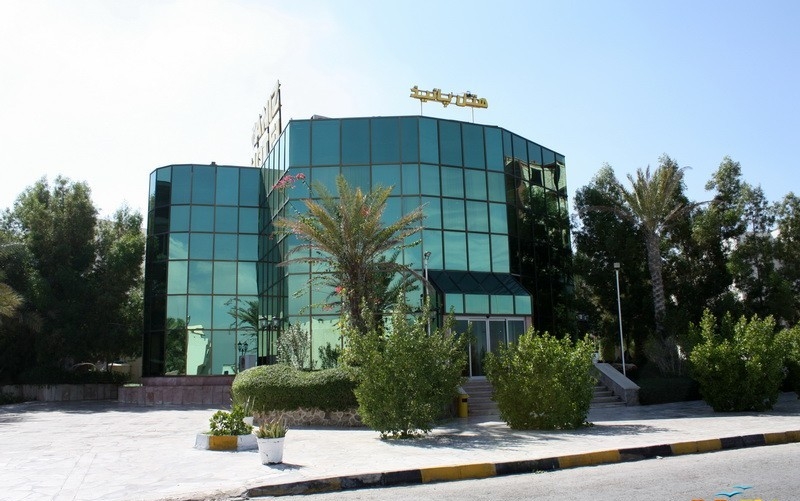 نمای ظاهری هتل پانیذ 