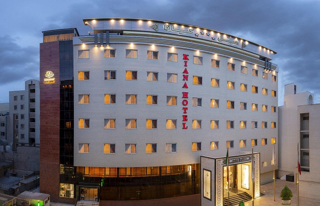 نمای ظاهری هتل کیانا 