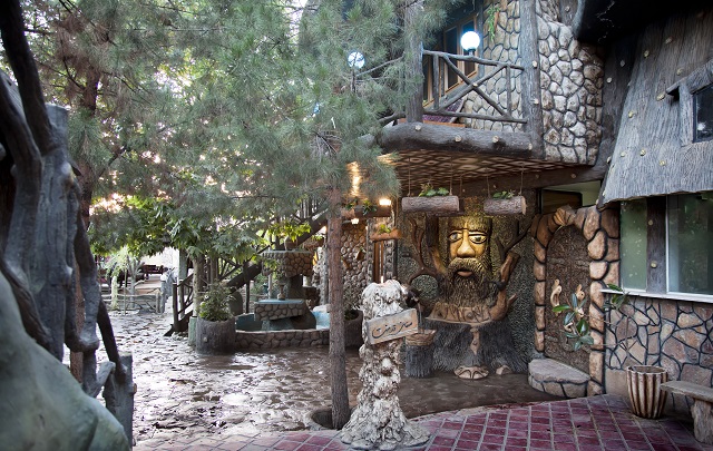 نمای ظاهری مهمان‌پذیر کمال الملک 