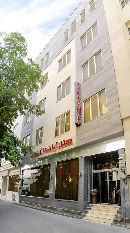 نمای ظاهری آپارتمان ایوان 