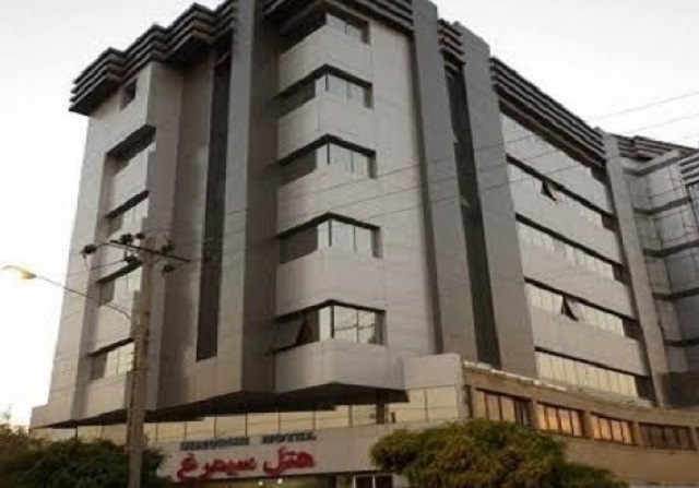 نمای ظاهری هتل سیمرغ 