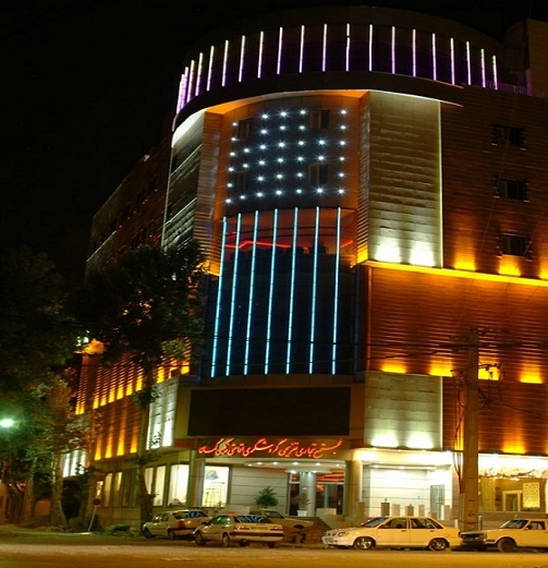 نمای ظاهری هتل رنگین کمان 