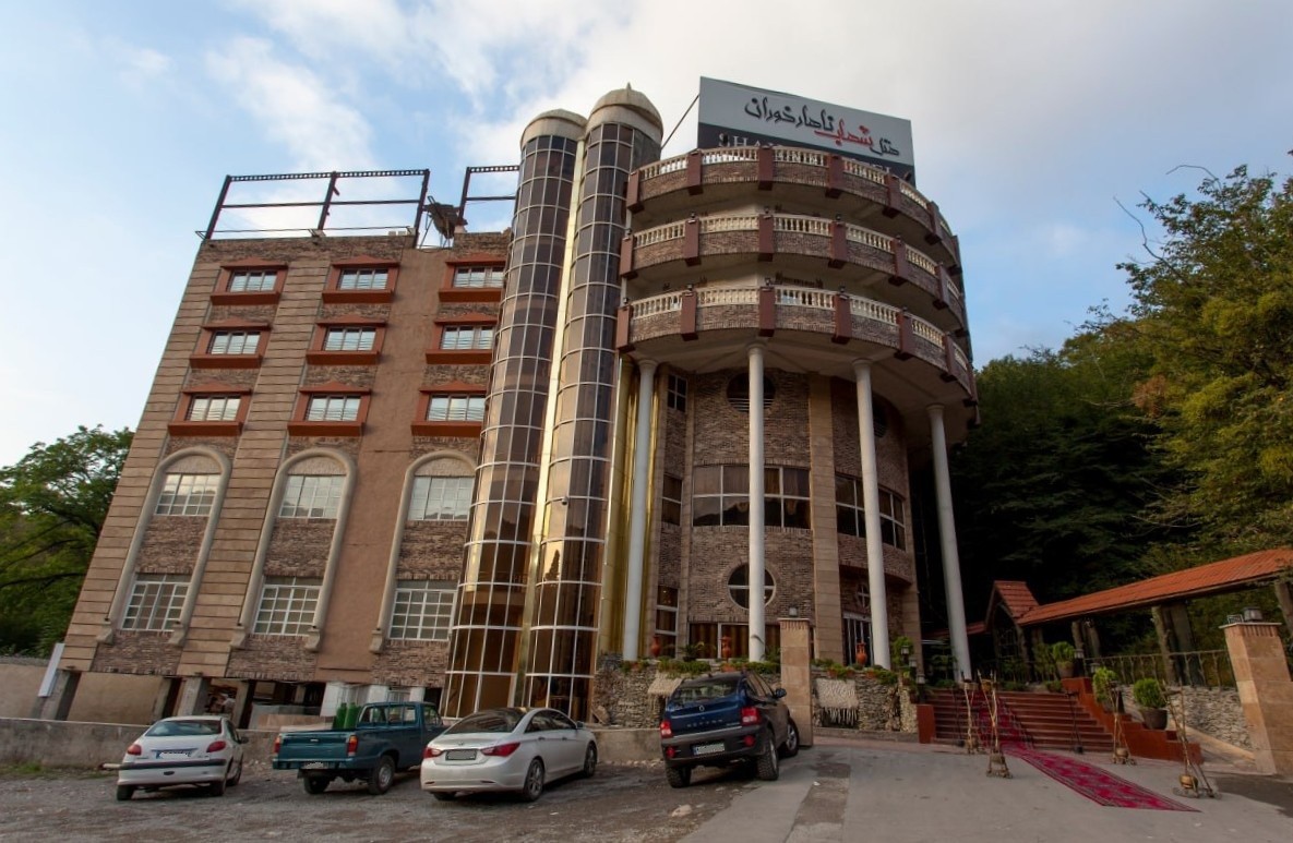 نمای ظاهری هتل شهاب ناهارخوران 