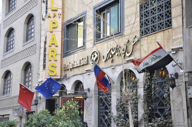 نمای ظاهری آپارتمان پارس 