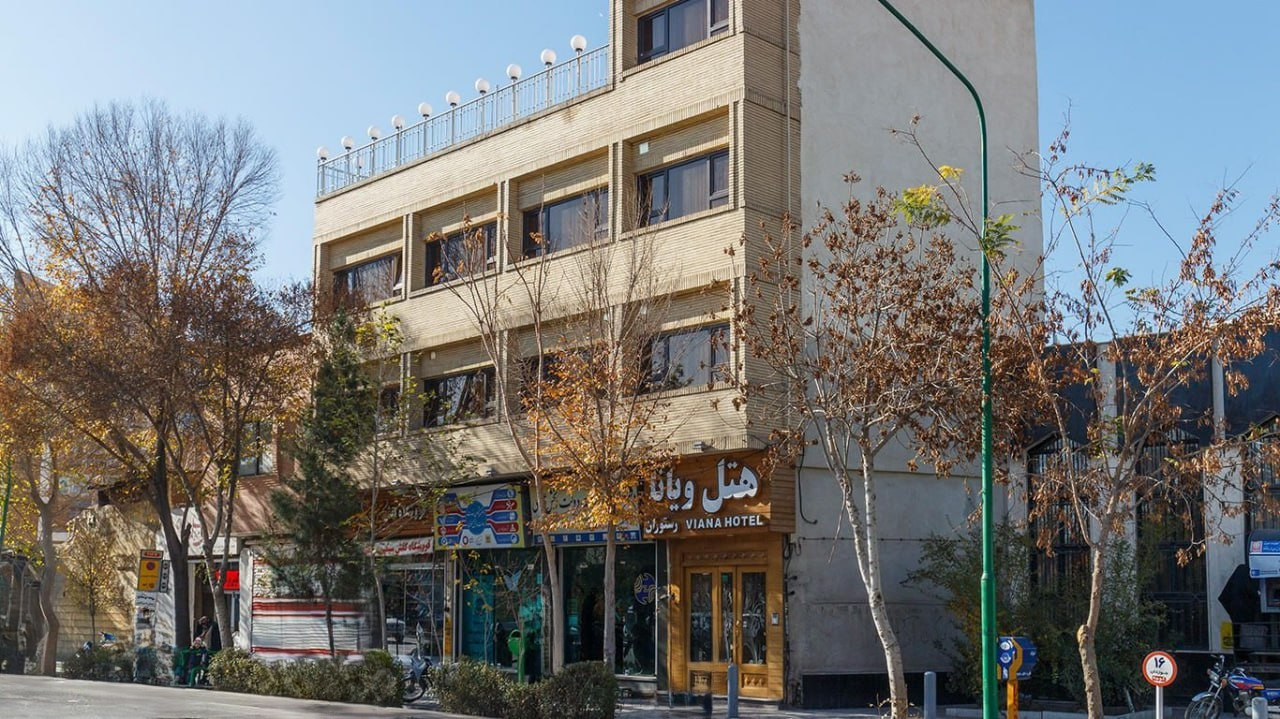 نمای ظاهری هتل ویانا 