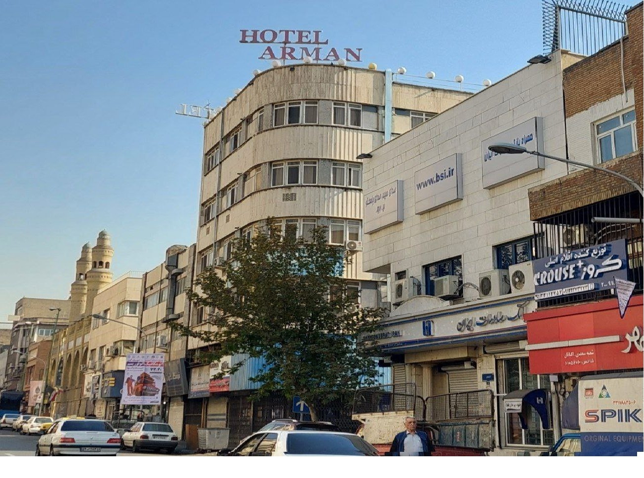نمای ظاهری هتل آرمان 