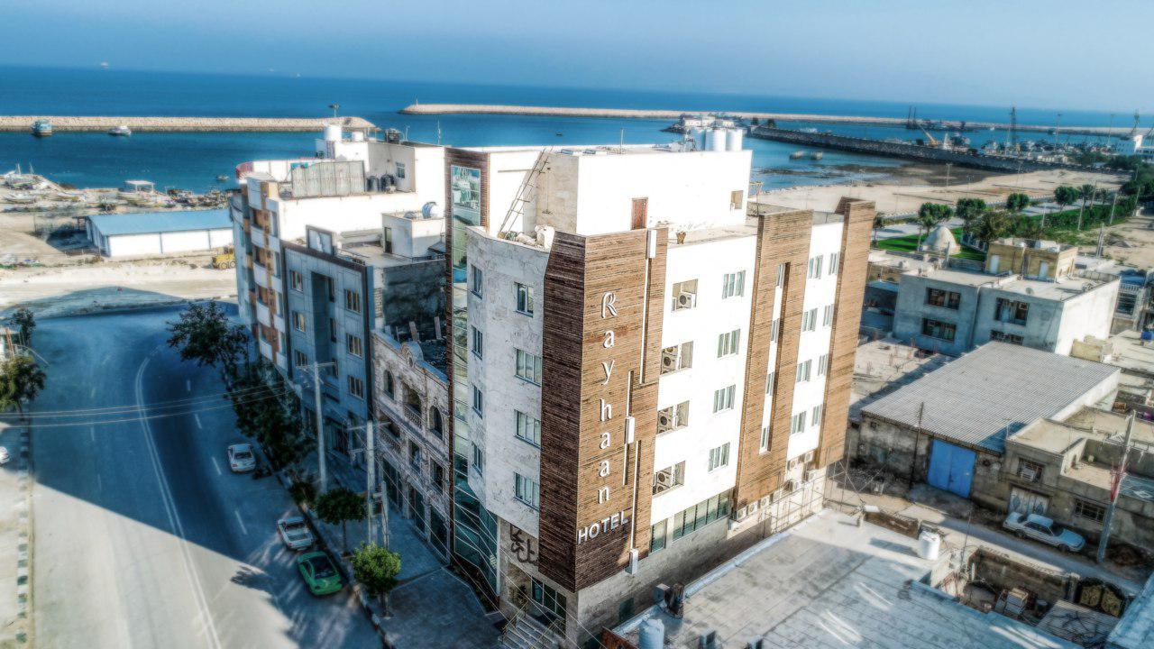 نمای ظاهری هتل ریحان 