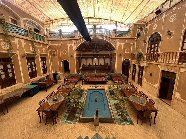 نمای ظاهری هتل فیروزه 