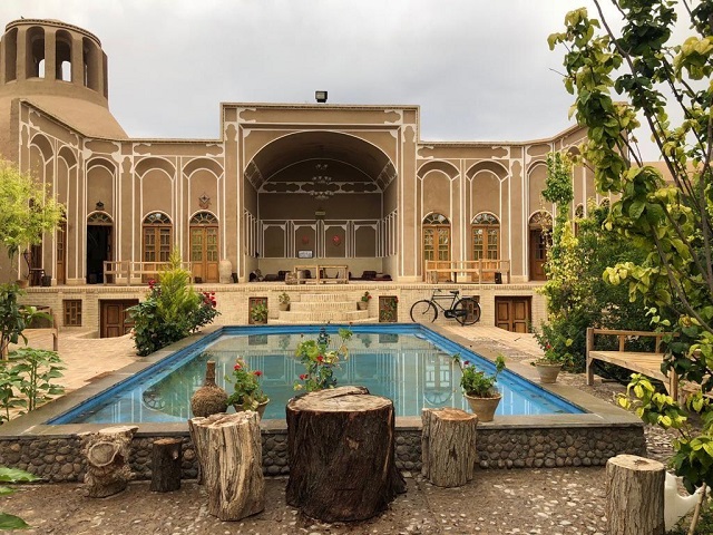 نمای ظاهری اکولوژ سرای جهانگرد 