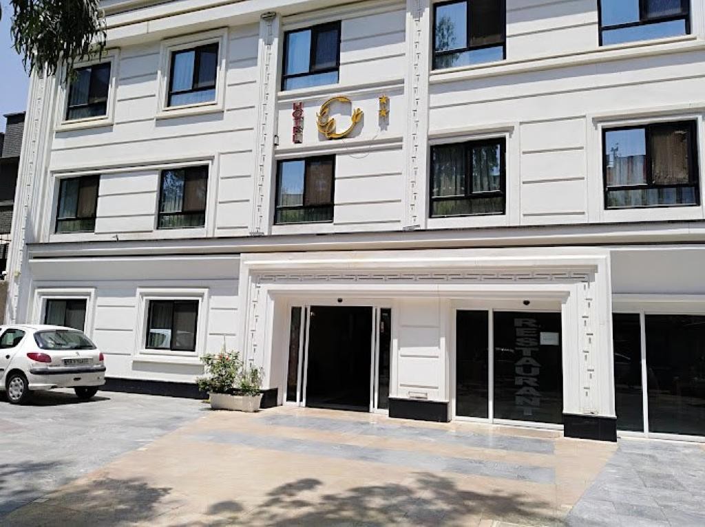 نمای ظاهری هتل ستاره ویلا 