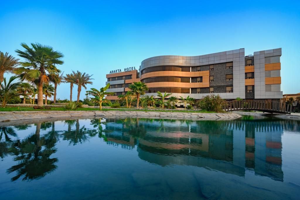 نمای ظاهری هتل آراکتا 
