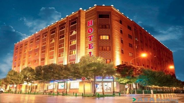 نمای ظاهری هتل بزرگ فردوسی