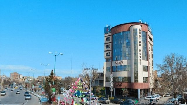 نمای ظاهری هتل خاتم
