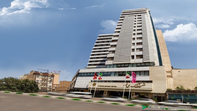 نمای ظاهری هتل سی نور