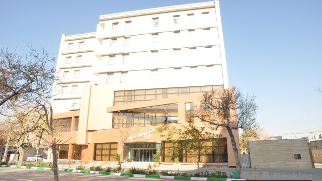 نمای ظاهری هتل فرهنگ و هنر