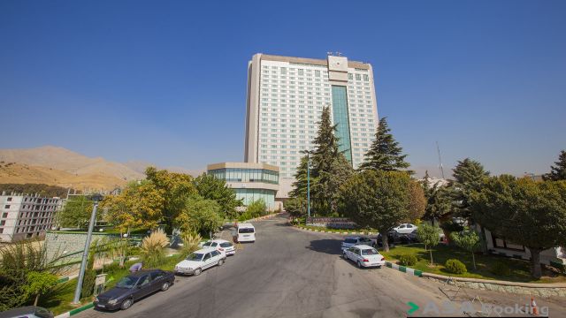 نمای ظاهری هتل آزادی
