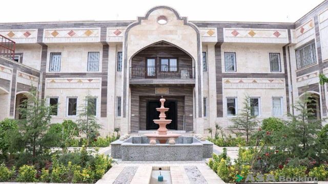 View of Arg Mohtasham Hotel,