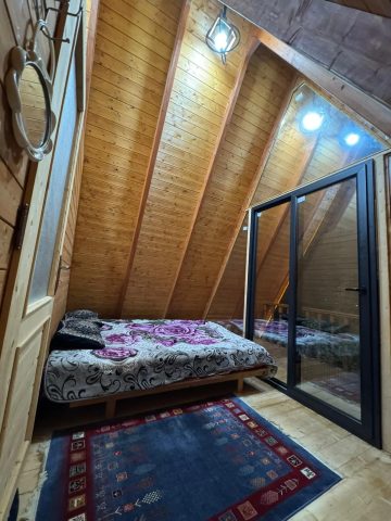 سوئیسی آیدا با جکوزی