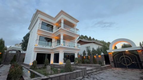 عمارت آنا با استخردار آبگرم