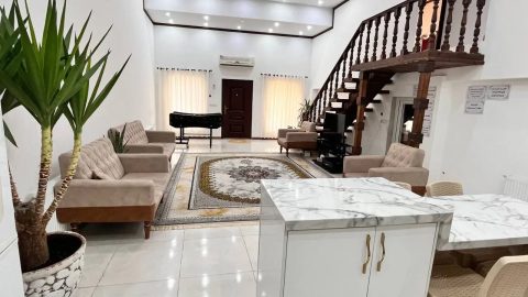 استخردار آبگرم اکبری با جکوزی و فوتبال دستی