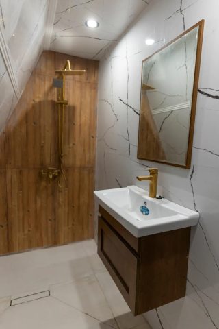 قصر چوبی با جکوزی